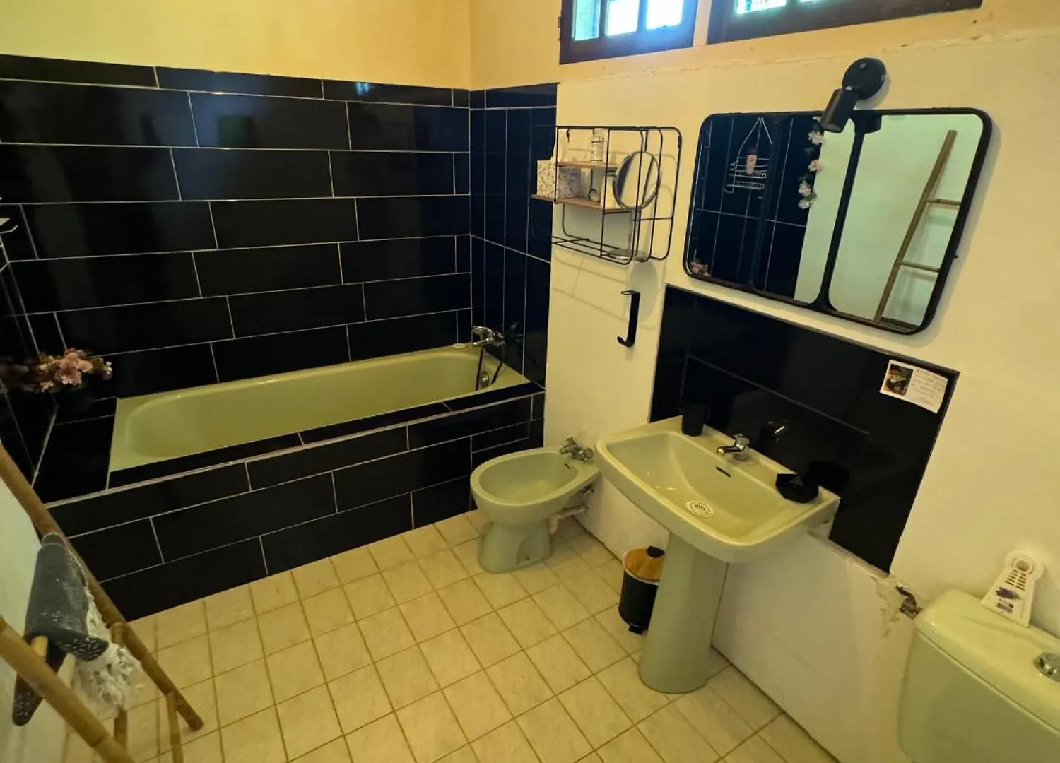 La Canopee Enchantee, Chambres D'Hotes, Piscine, Proche Aeroport, Gare Maritime Les Abymes Guest house